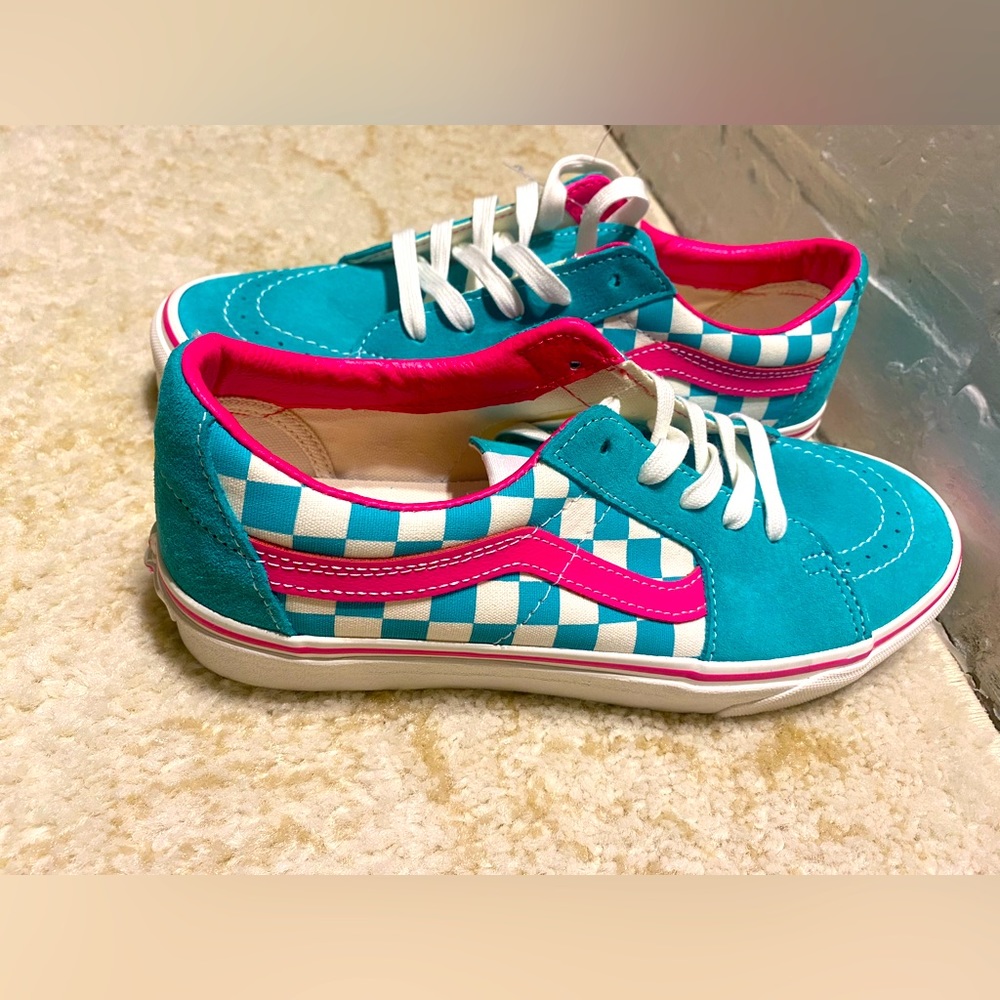 New Van's SK8-Low Checkboard Teal/ Pink Unisex . US Size Men 8 Women 9.5